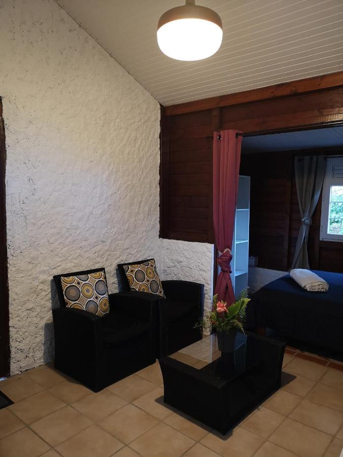 Bungalow Maelie La Trinité Exteriör bild